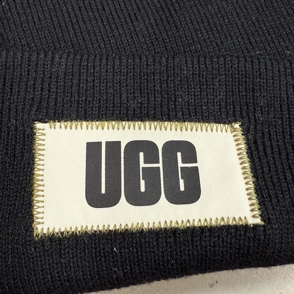 ❤️🎁UGG Beanie - Picture 7 of 7